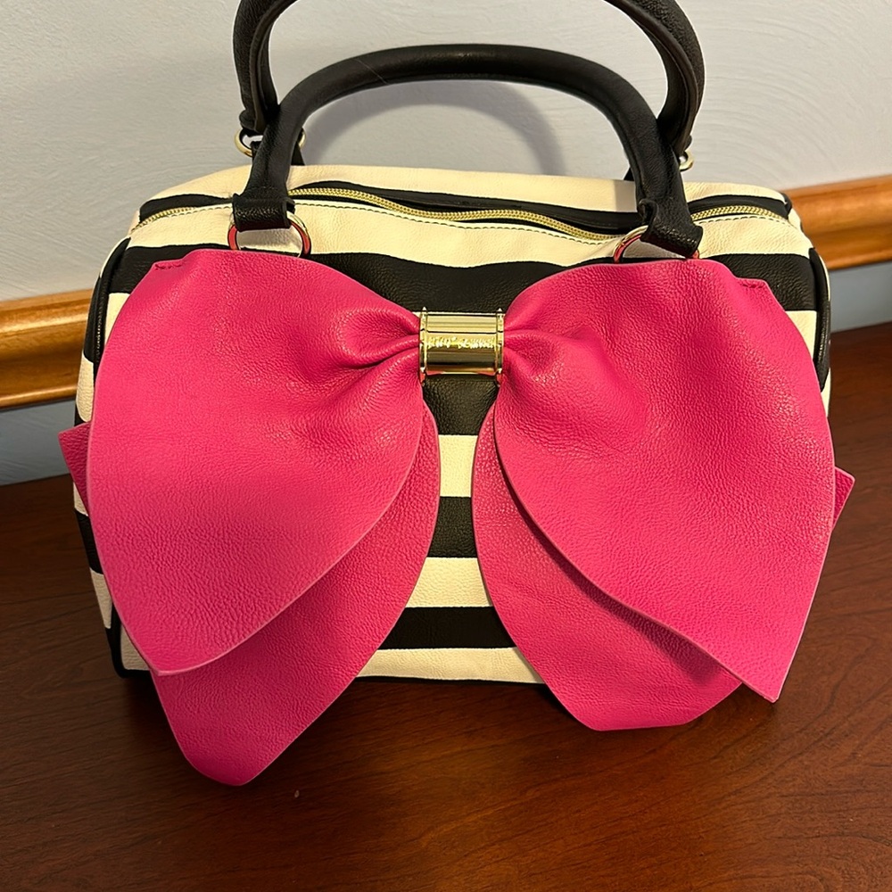 Betsey Johnson handbag. EUC.